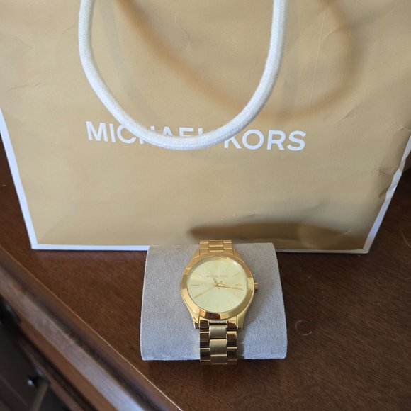 New with box Michael Kors watch - Picture 2 of 2